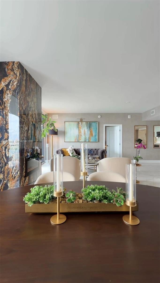 THE HARBOUR NORTH CONDO - Residential Lease