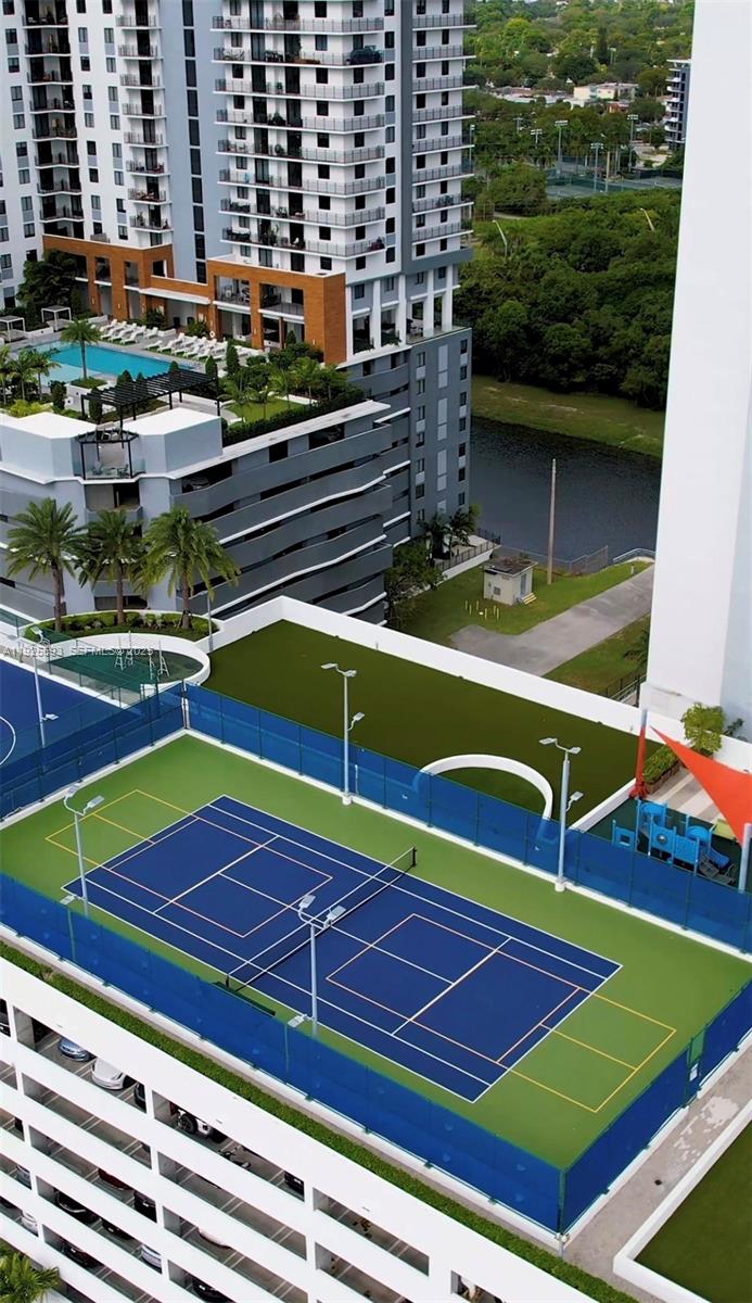 THE HARBOUR NORTH CONDO - Residential Lease