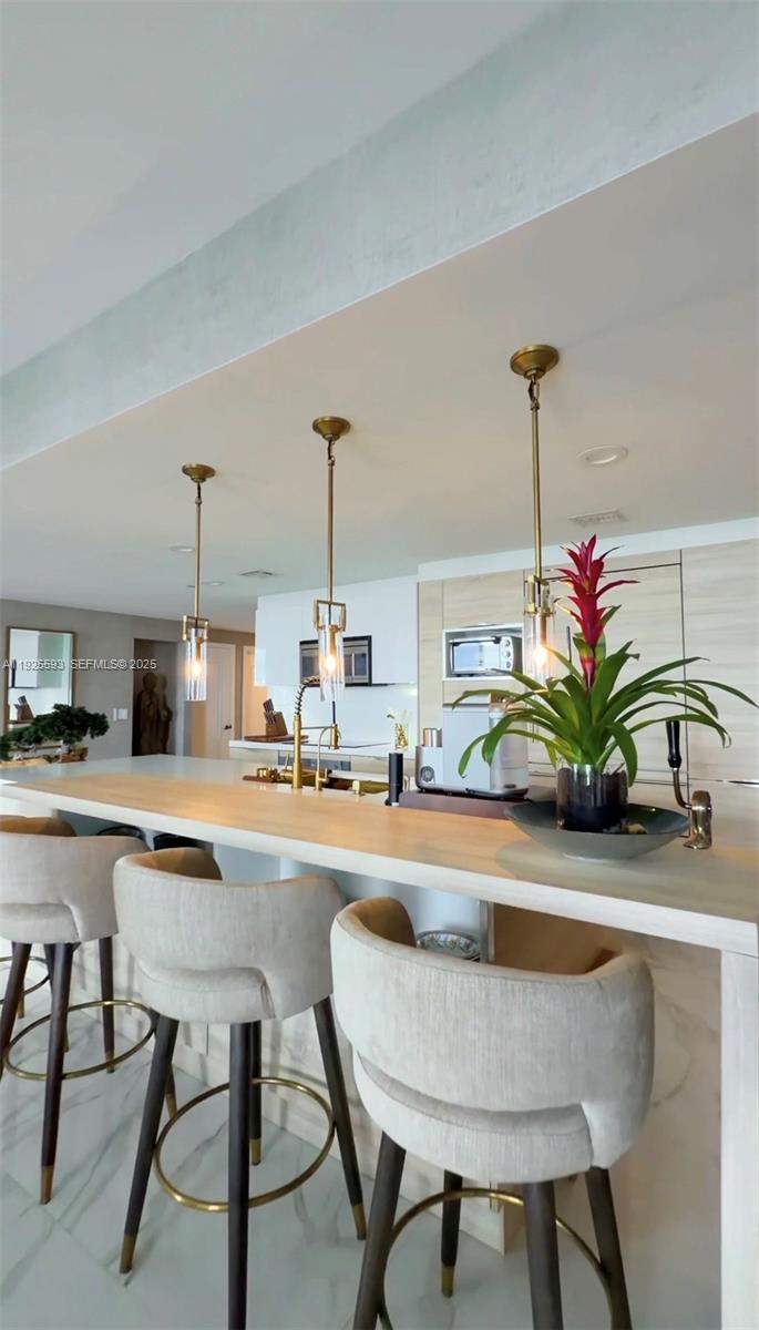 THE HARBOUR NORTH CONDO - Residential Lease