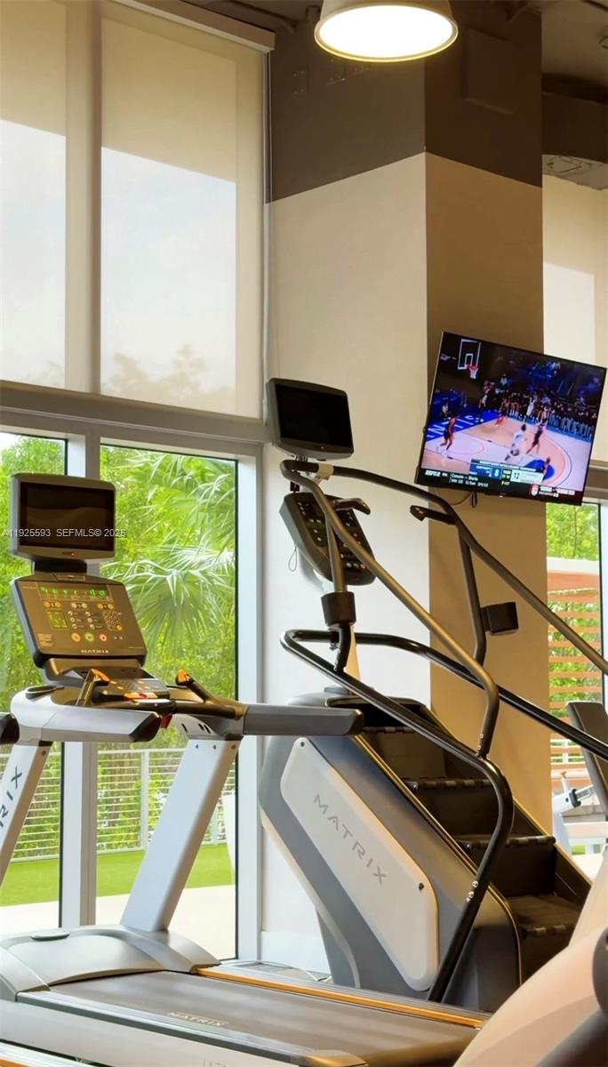 THE HARBOUR NORTH CONDO - Residential Lease