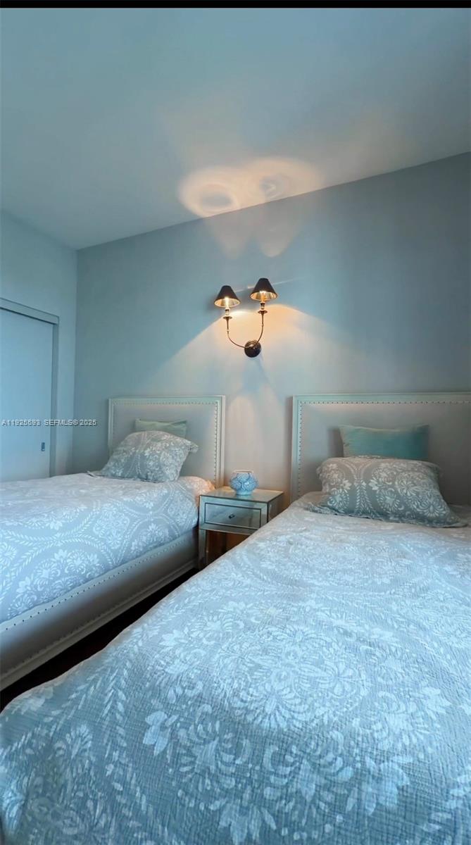 THE HARBOUR NORTH CONDO - Residential Lease