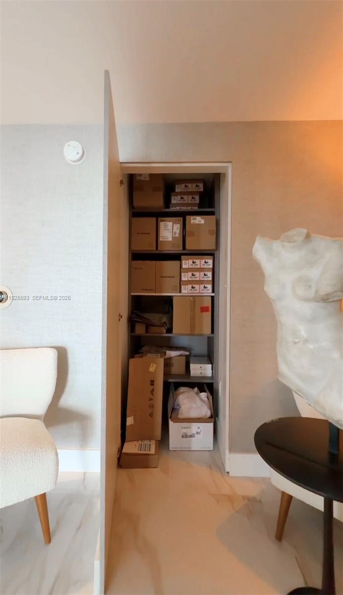 THE HARBOUR NORTH CONDO - Residential Lease