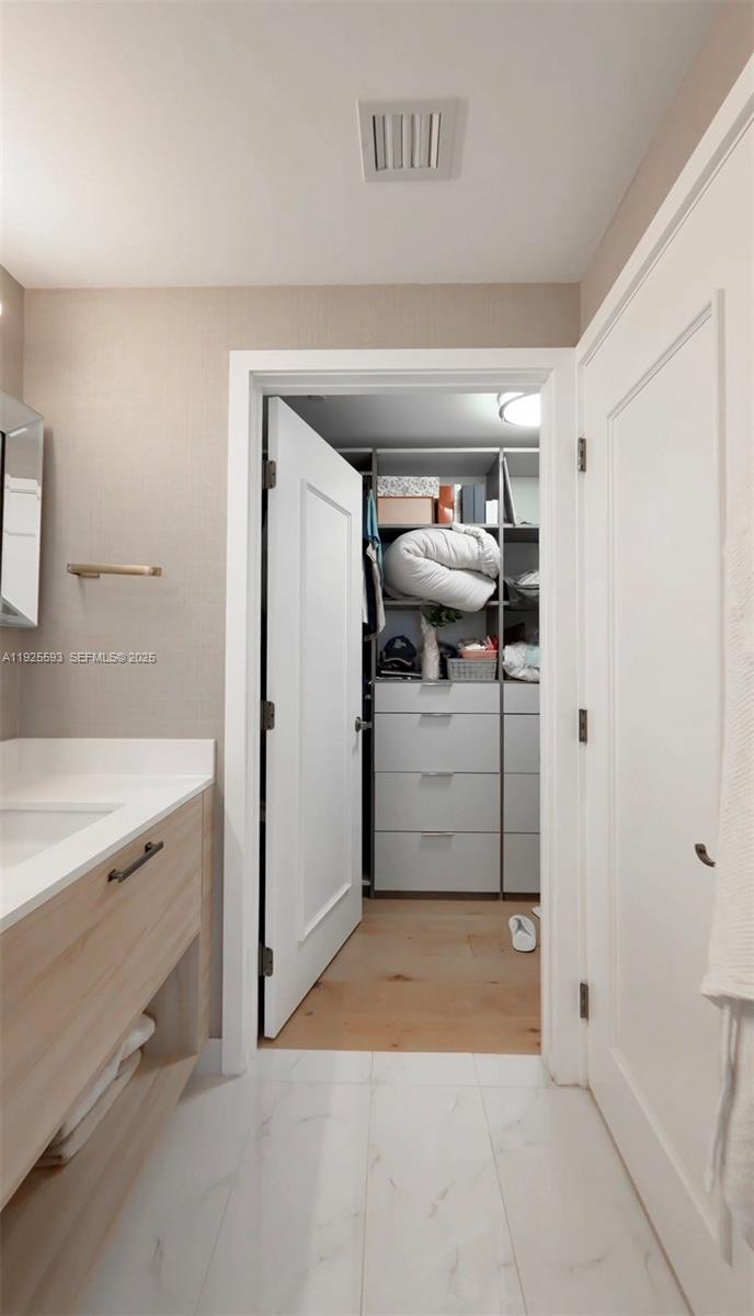 THE HARBOUR NORTH CONDO - Residential Lease