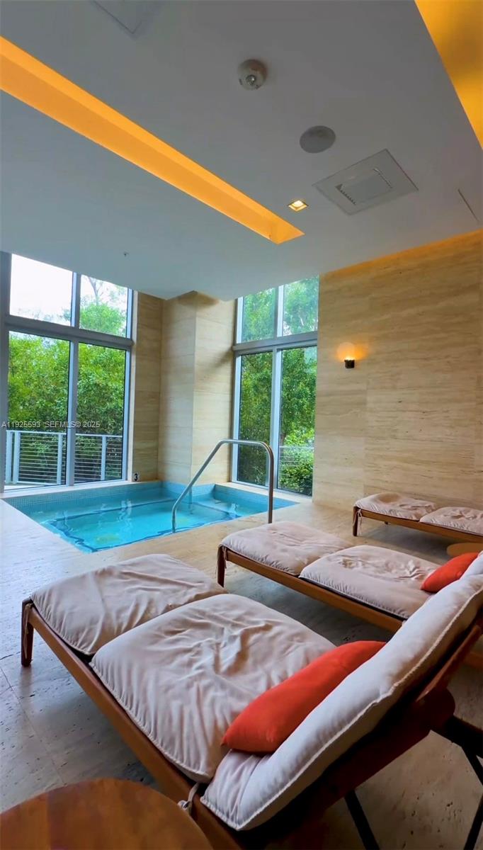 THE HARBOUR NORTH CONDO - Residential Lease