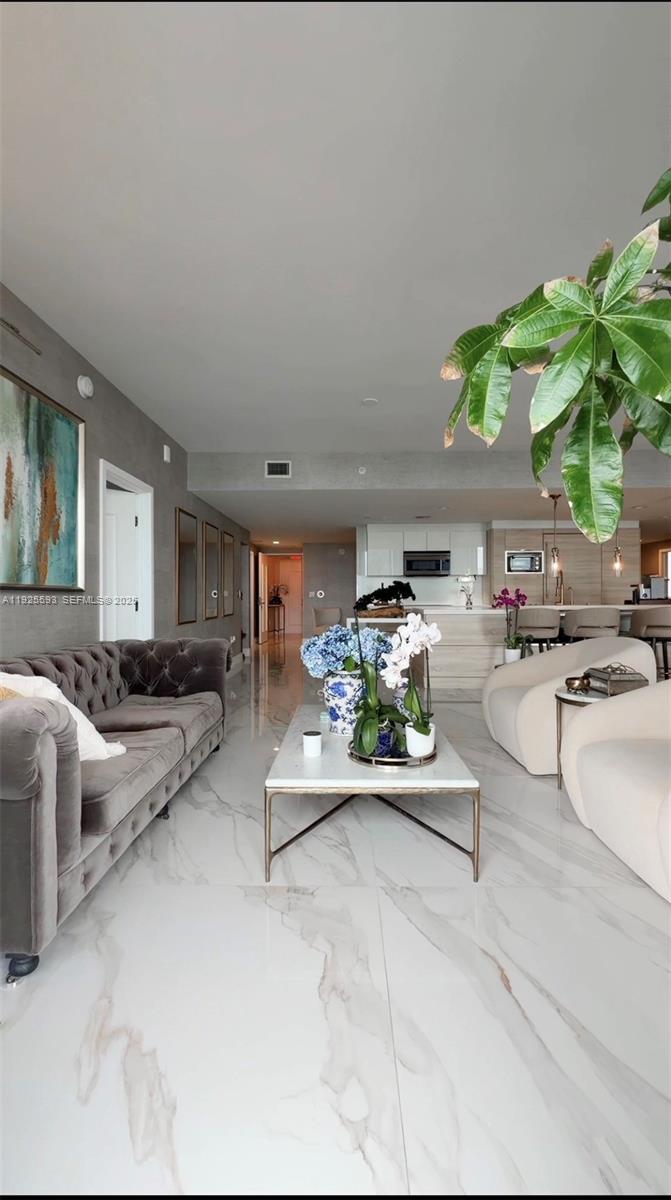 THE HARBOUR NORTH CONDO - Residential Lease