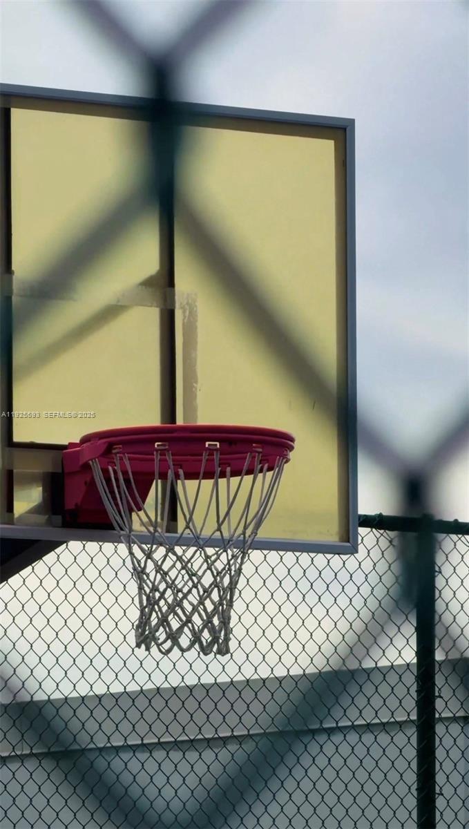 THE HARBOUR NORTH CONDO - Residential Lease