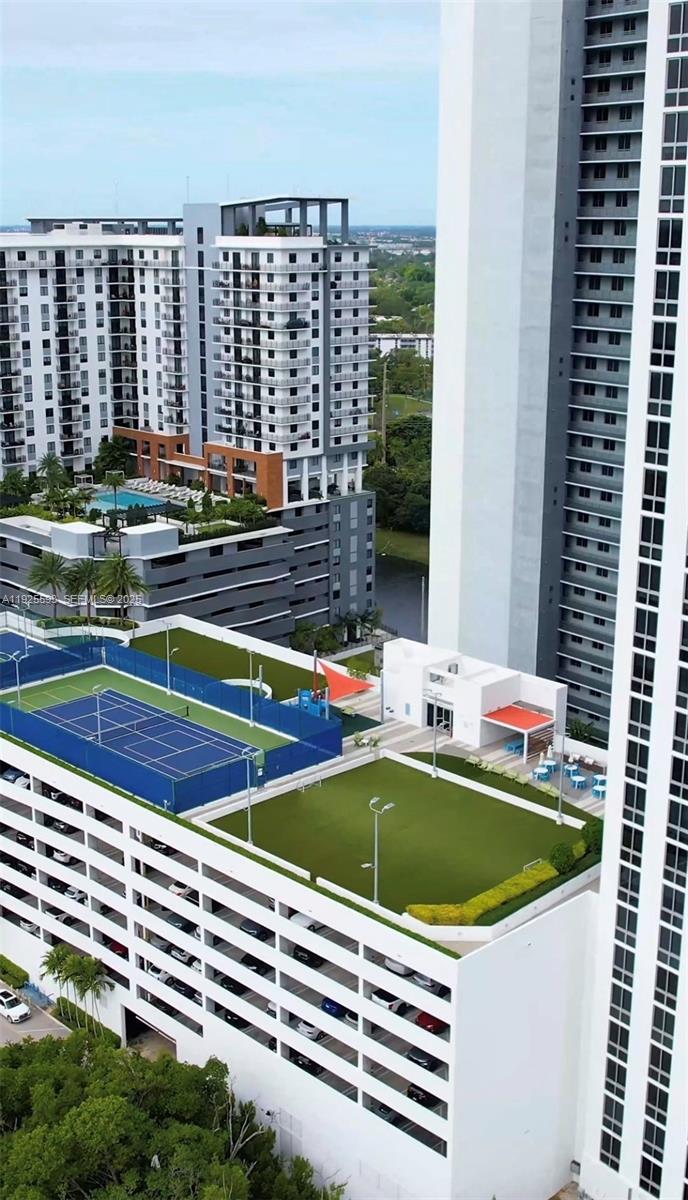 THE HARBOUR NORTH CONDO - Residential Lease