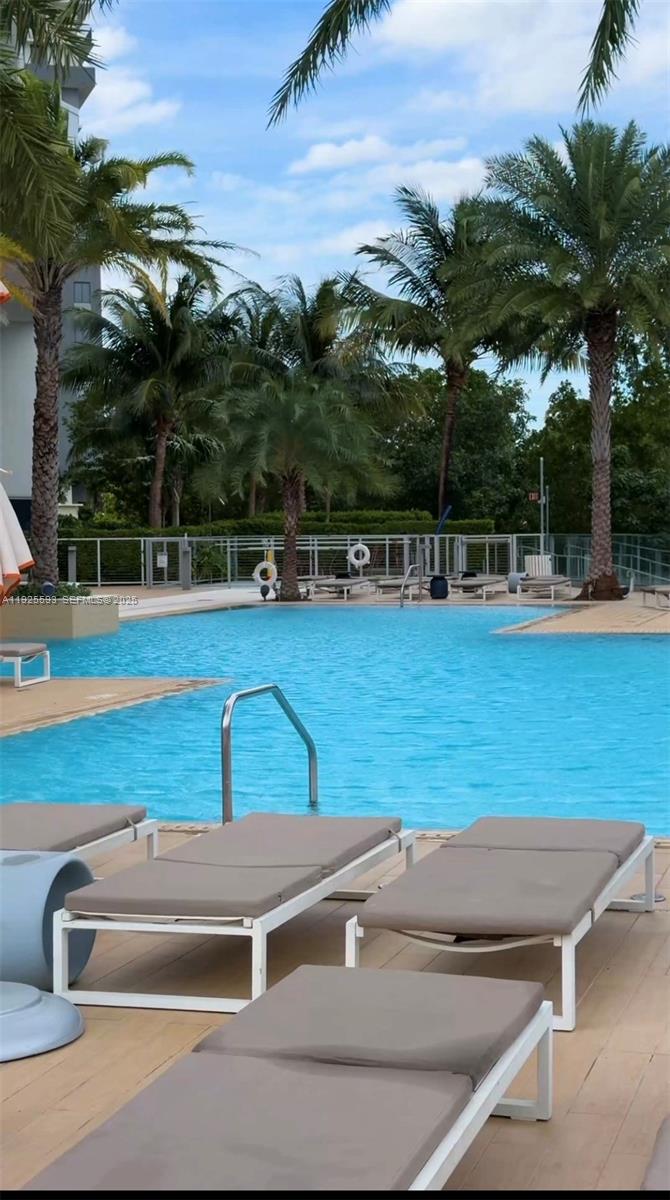 THE HARBOUR NORTH CONDO - Residential Lease