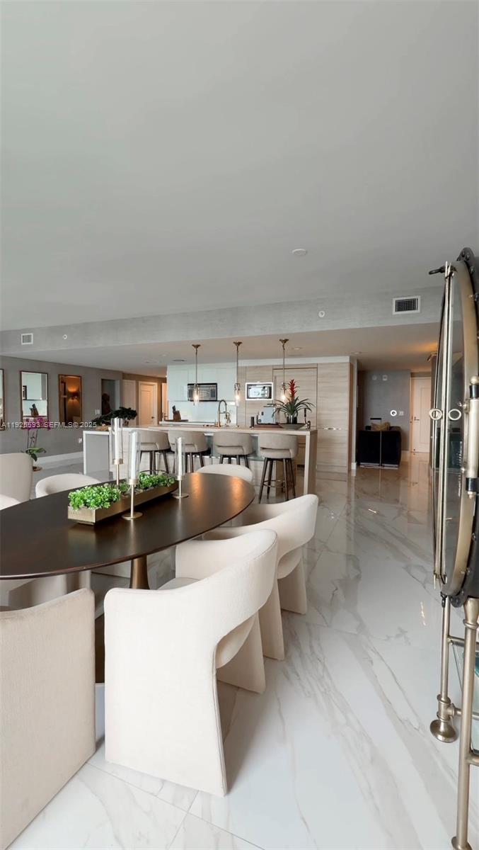 THE HARBOUR NORTH CONDO - Residential Lease