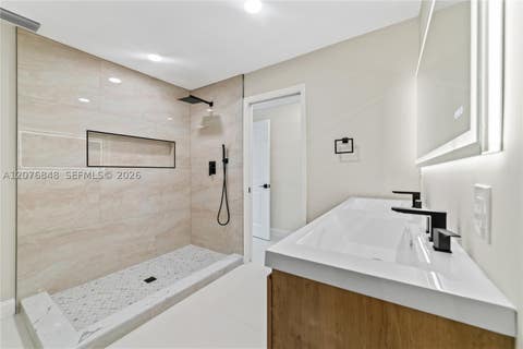 Tiny photo for 220 N 69th Ter, Hollywood, FL 33024 (MLS # A12076848)