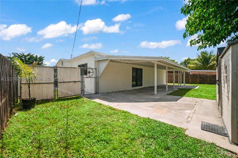 Tiny photo for 220 N 69th Ter, Hollywood, FL 33024 (MLS # A12076848)