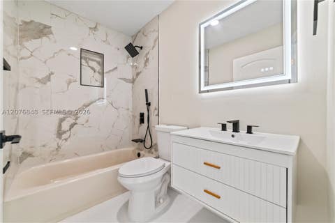 Tiny photo for 220 N 69th Ter, Hollywood, FL 33024 (MLS # A12076848)