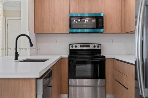 Tiny photo for 220 N 69th Ter, Hollywood, FL 33024 (MLS # A12076848)