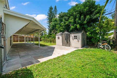 Tiny photo for 220 N 69th Ter, Hollywood, FL 33024 (MLS # A12076848)