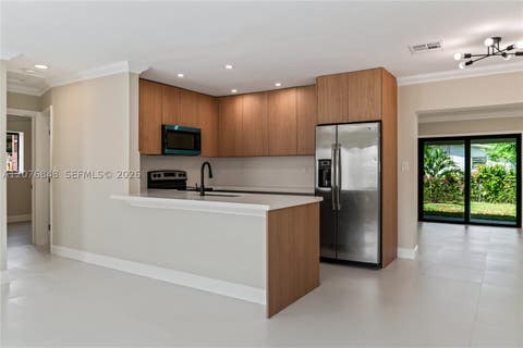 Tiny photo for 220 N 69th Ter, Hollywood, FL 33024 (MLS # A12076848)