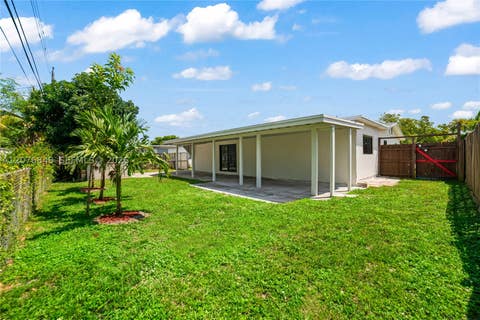 Tiny photo for 220 N 69th Ter, Hollywood, FL 33024 (MLS # A12076848)