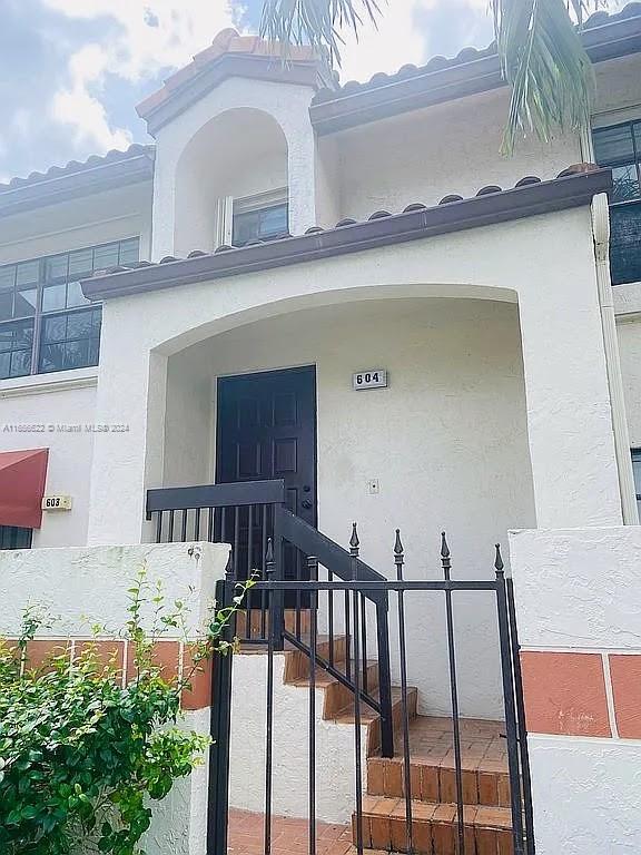 604 Lincoln Ct