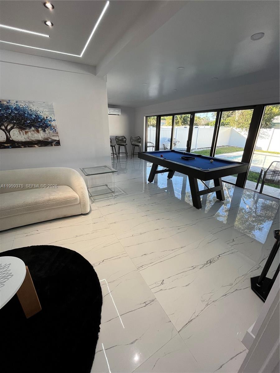 SOUTH DANIA HEIGHTS AMEN - Residential Lease