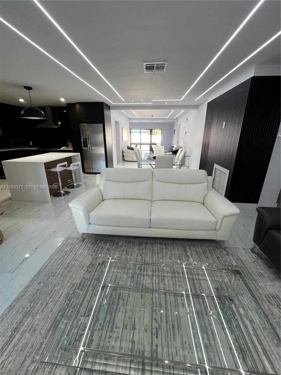 SOUTH DANIA HEIGHTS AMEN - Residential Lease