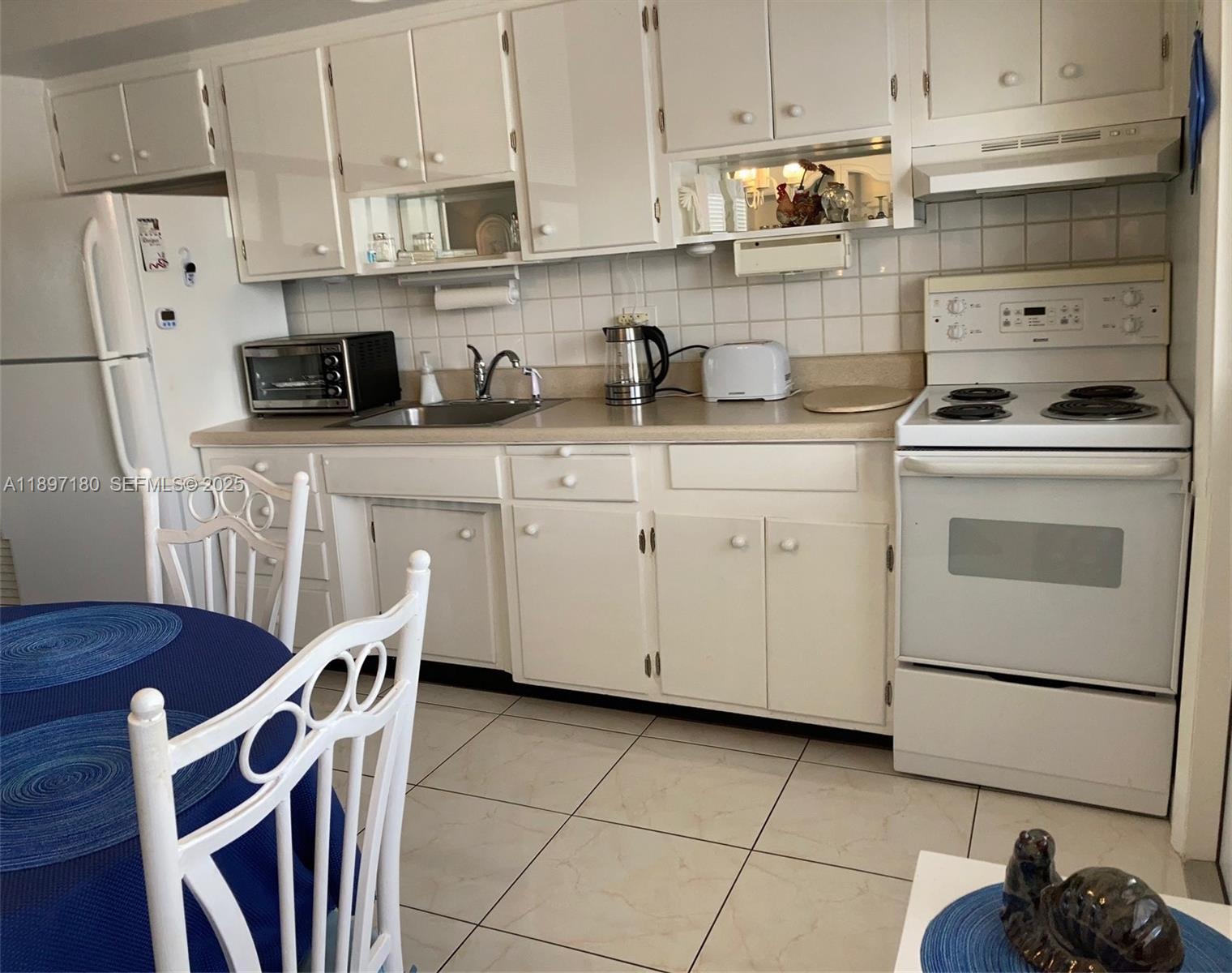 SUNSHINE VILLA CO-OP - Residential