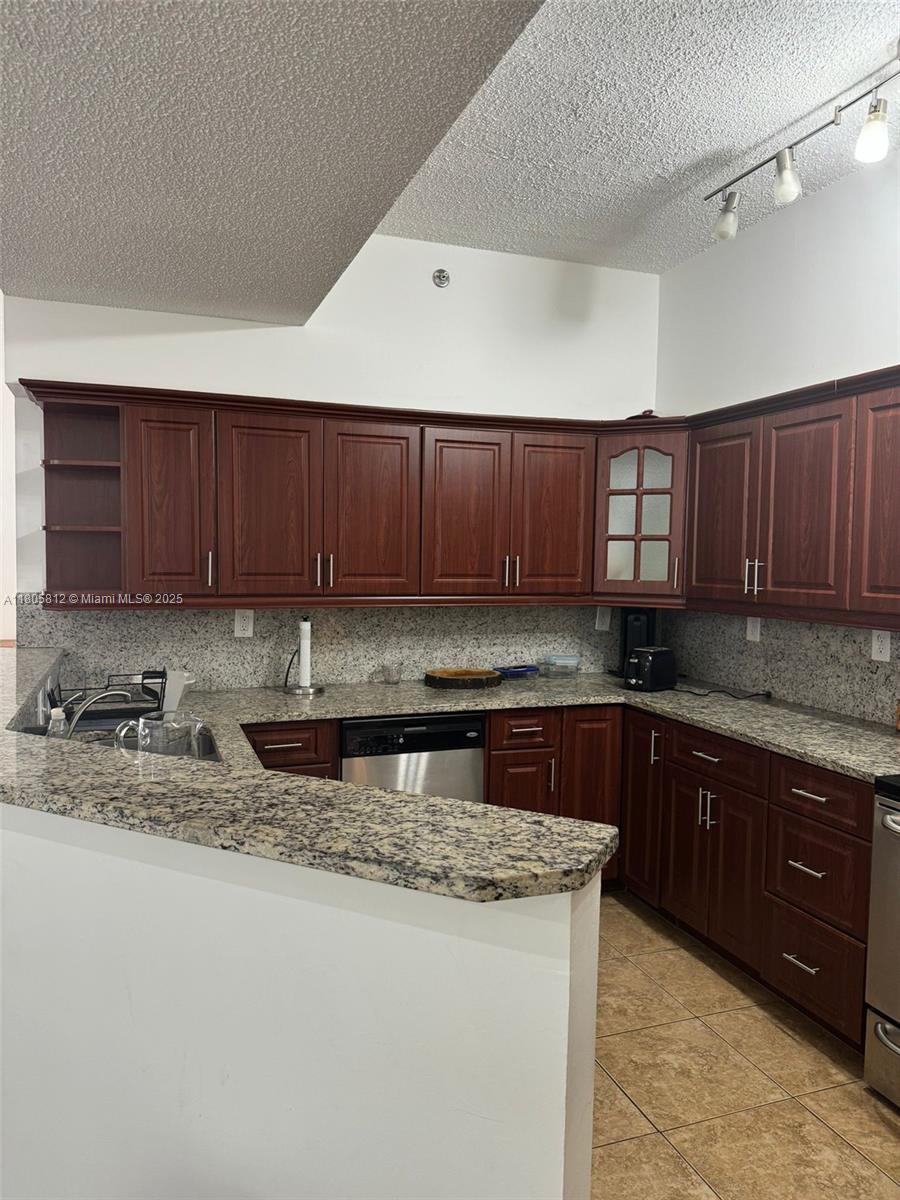ATLANTIC ROSE CONDO - Residential