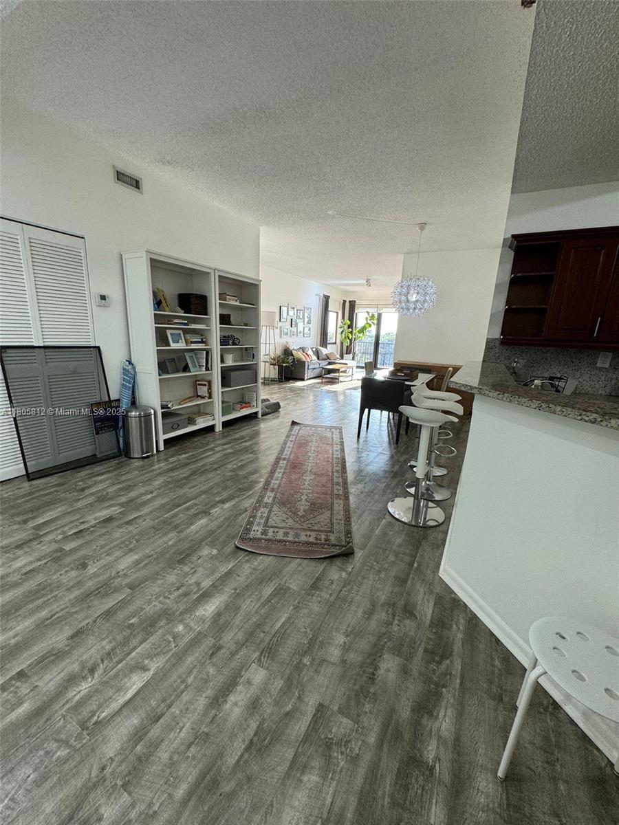 8816 Collins Ave 304