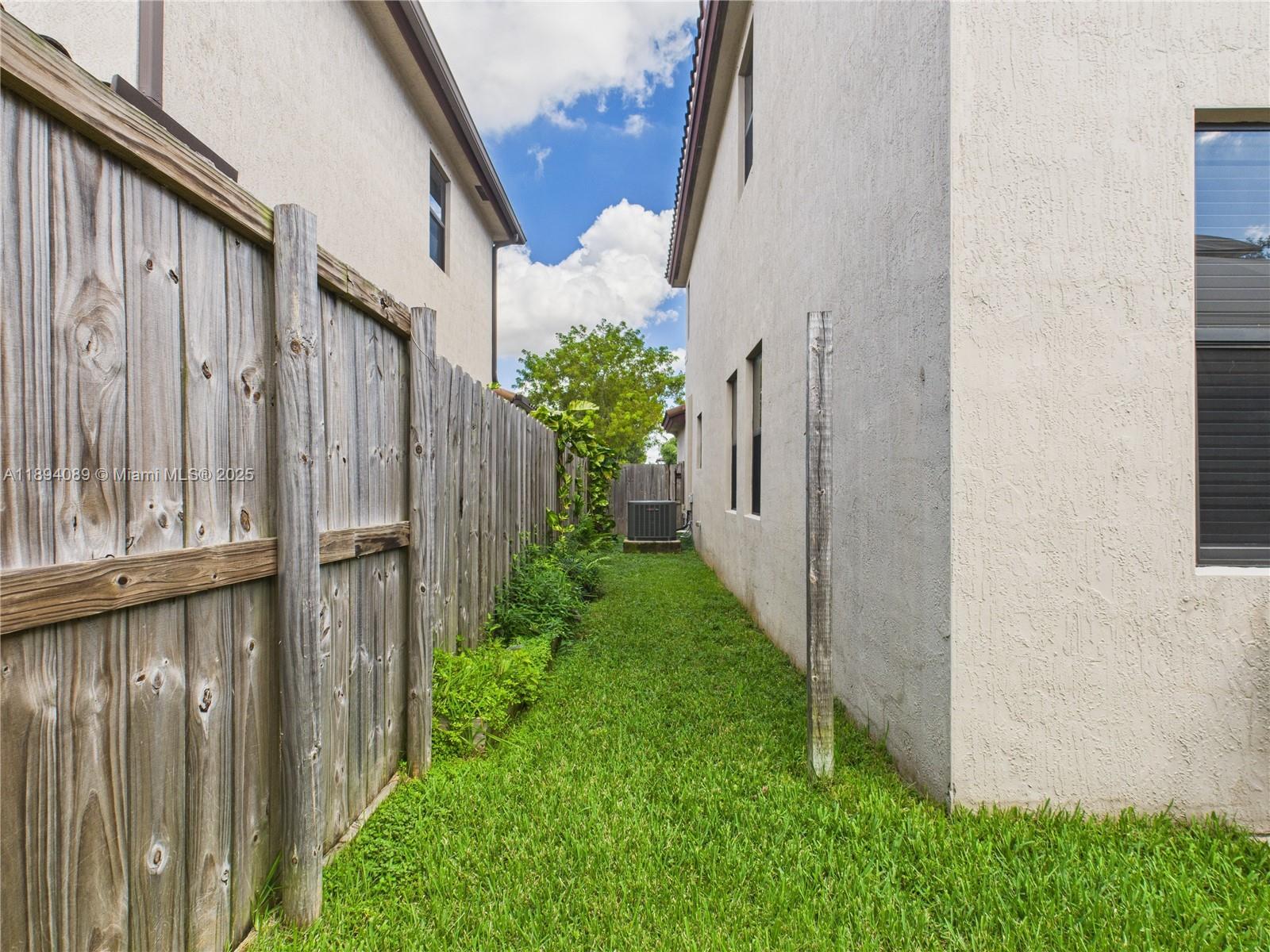 COCO PALM ESTATES - Residential