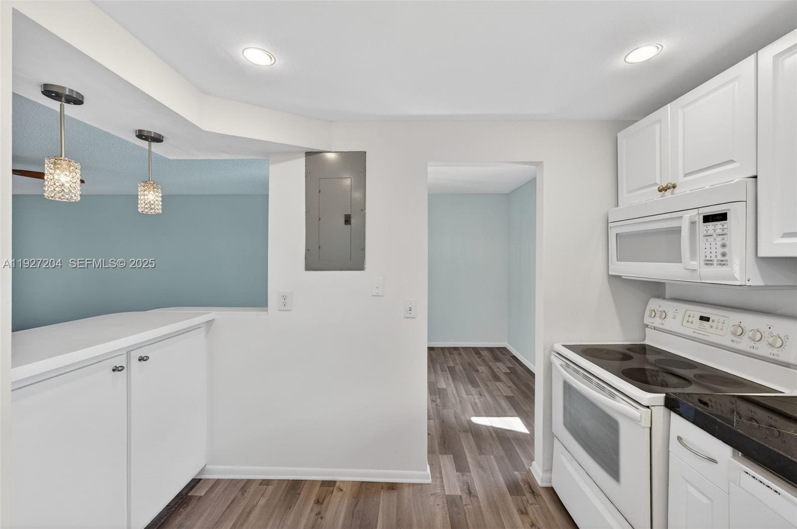 SPARROWS WALK CONDO - Residential