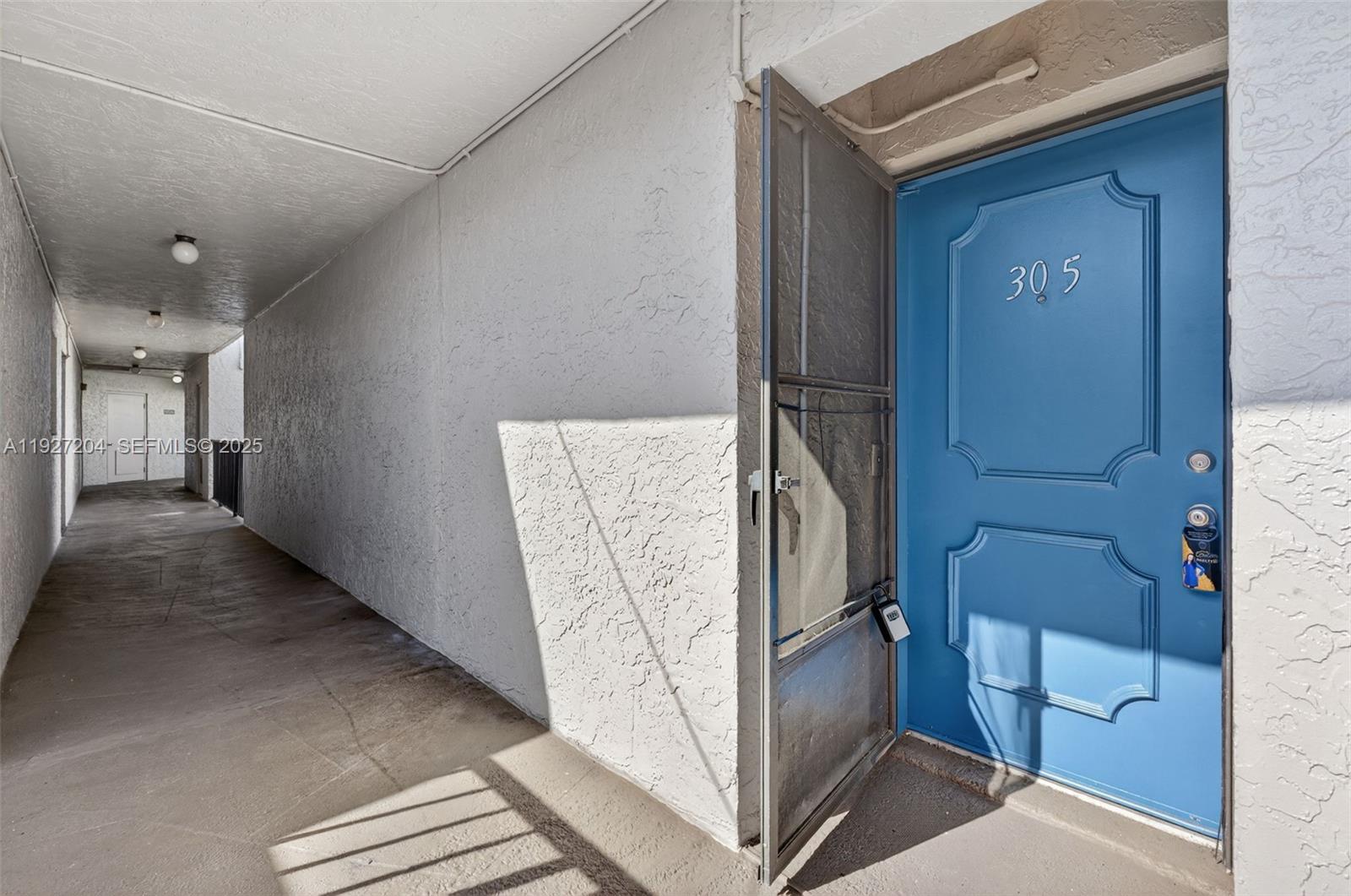 View photos, virtual tours, details... 3100 Riverside Dr 305