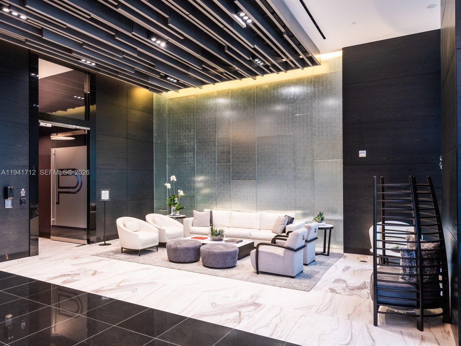 PARAMOUNT WORLDCENTER - Residential