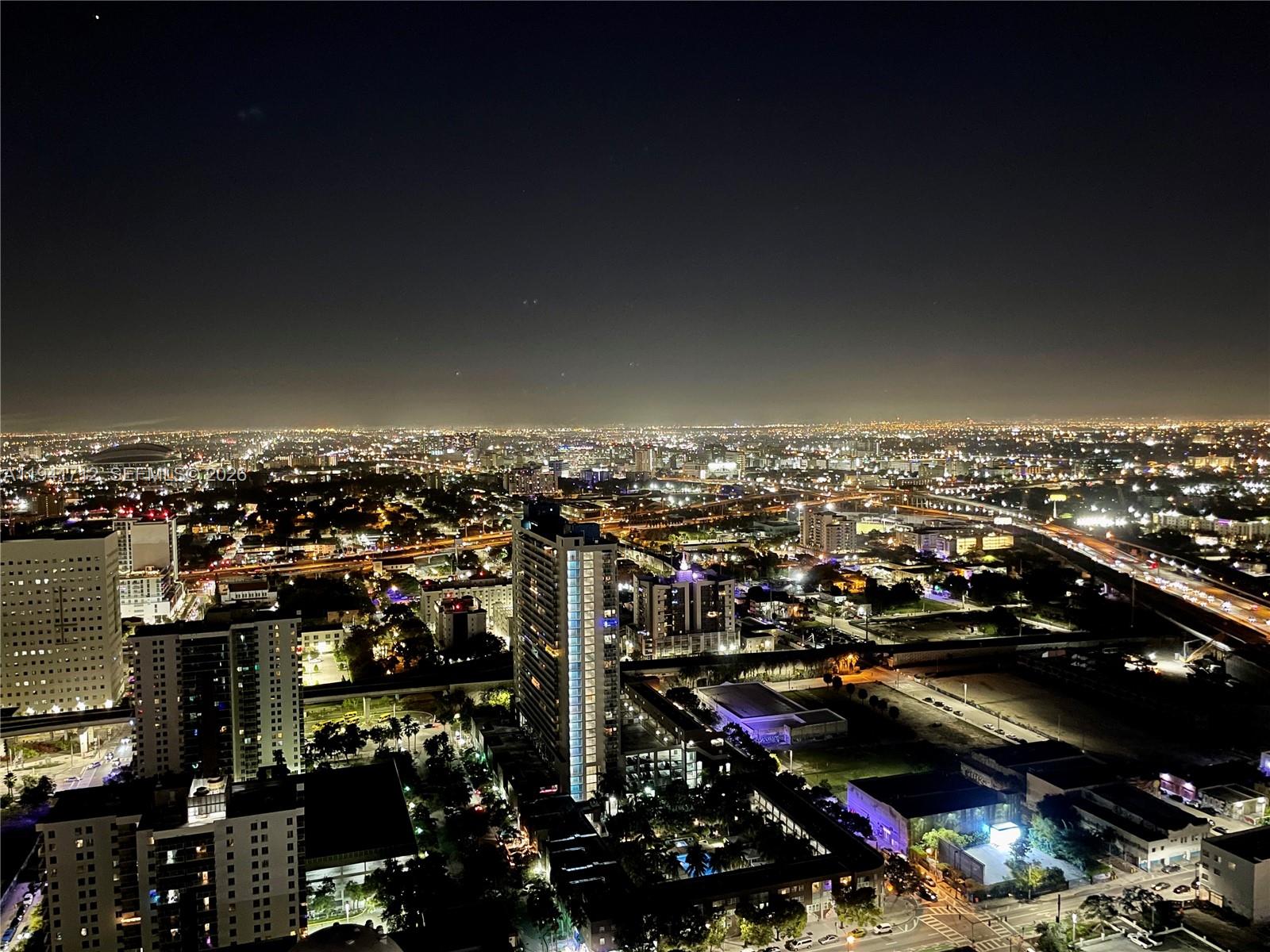 PARAMOUNT WORLDCENTER - Residential