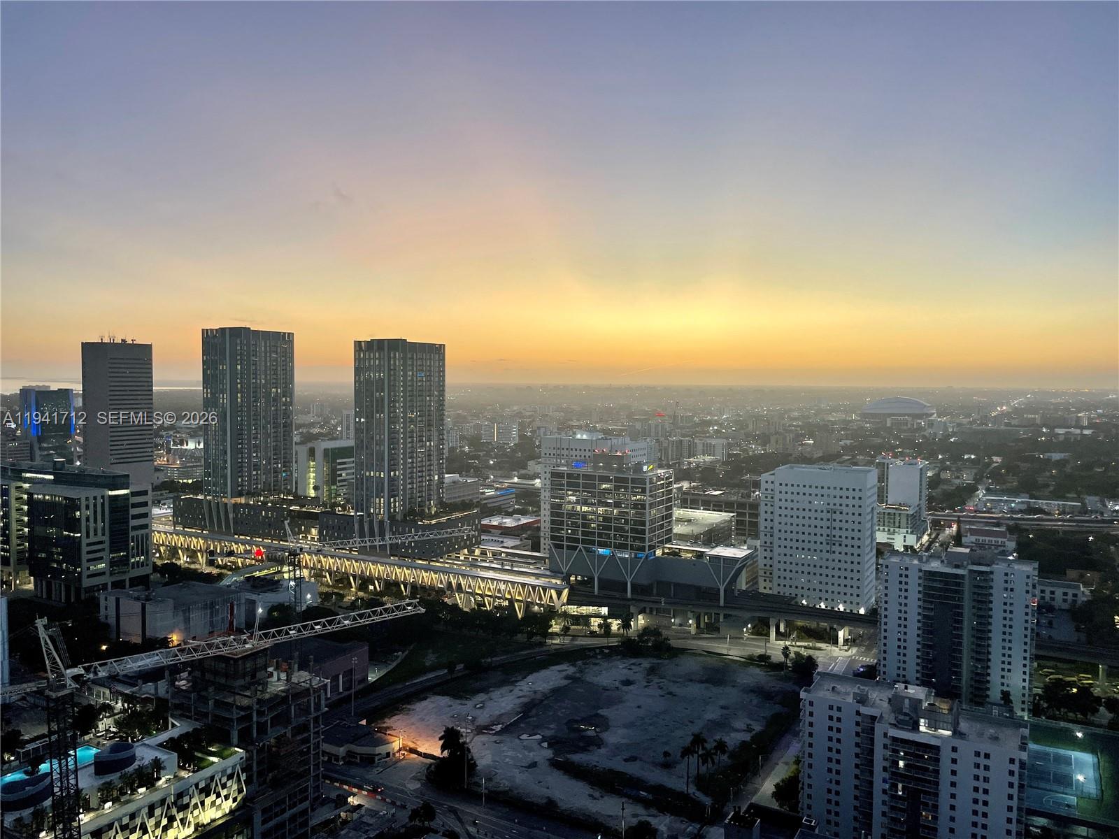 PARAMOUNT WORLDCENTER - Residential