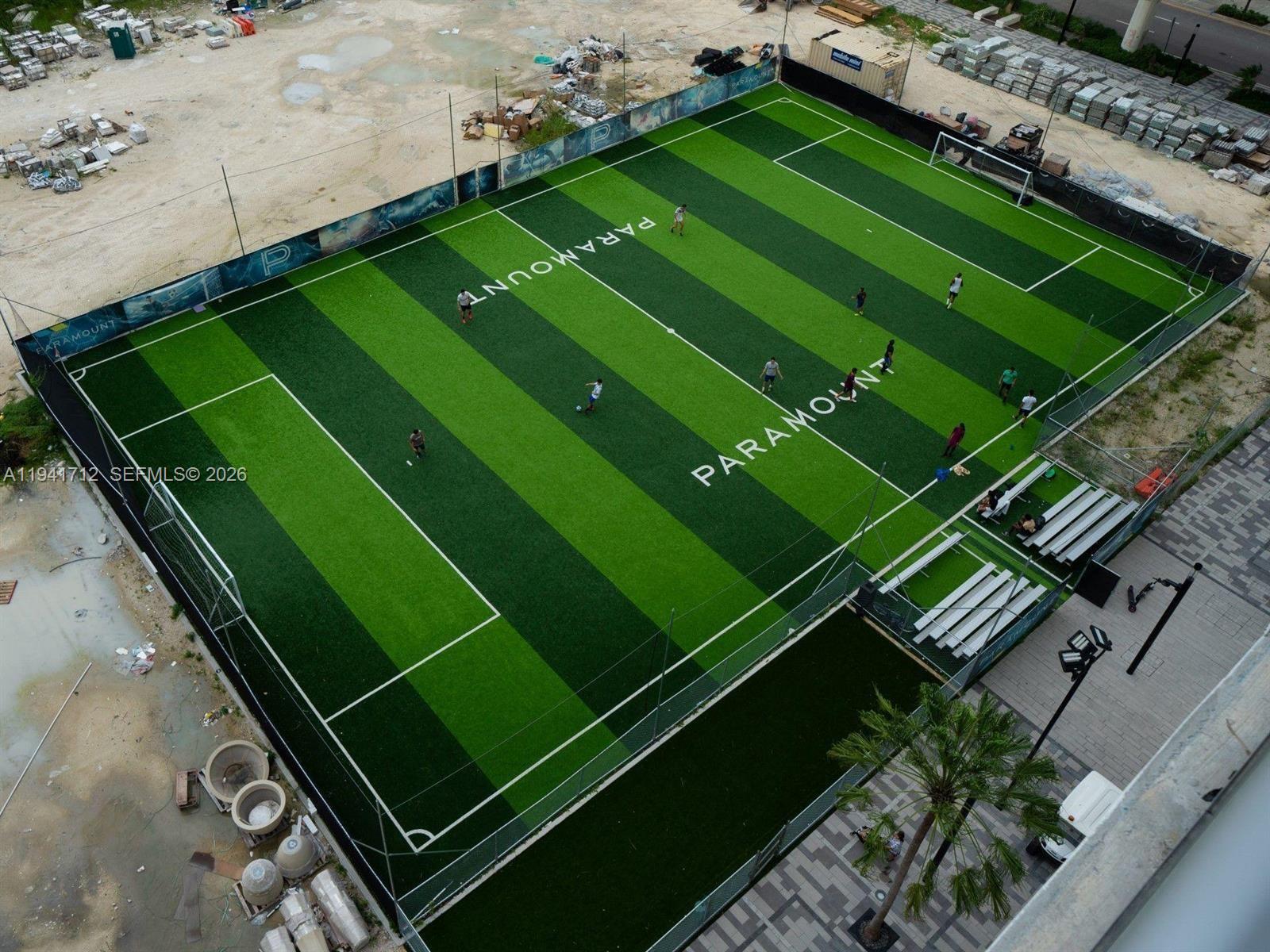 PARAMOUNT WORLDCENTER - Residential