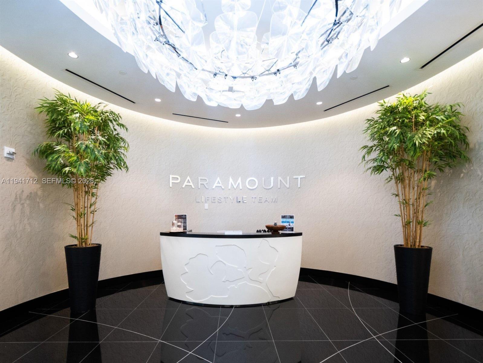 PARAMOUNT WORLDCENTER - Residential