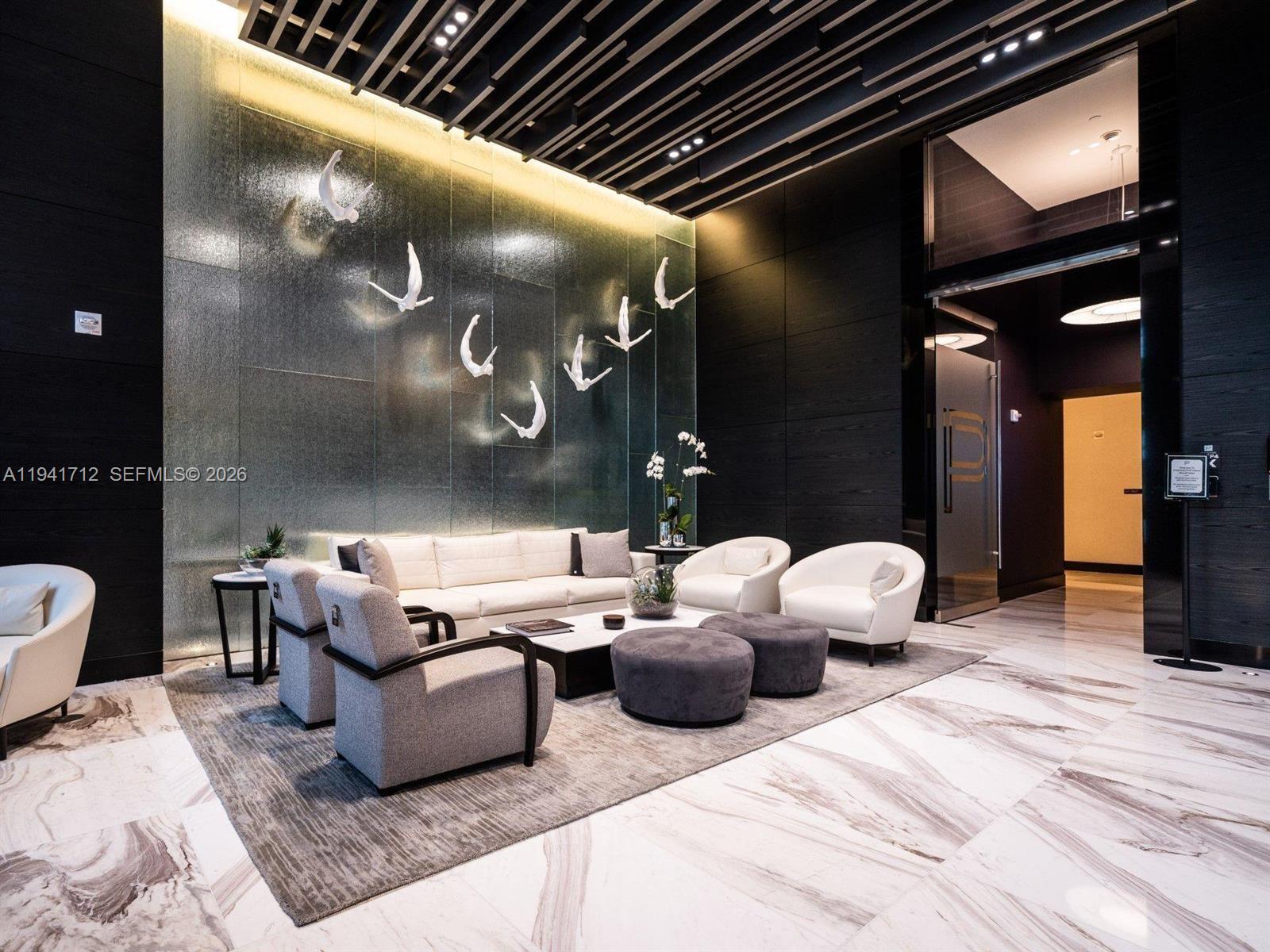 PARAMOUNT WORLDCENTER - Residential