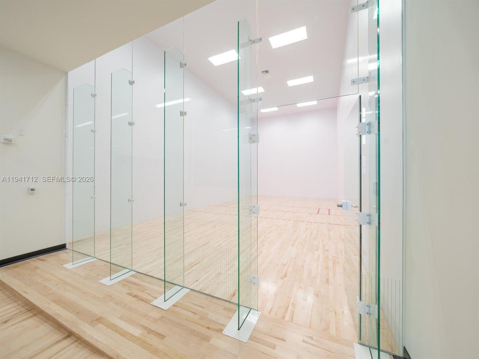 PARAMOUNT WORLDCENTER - Residential