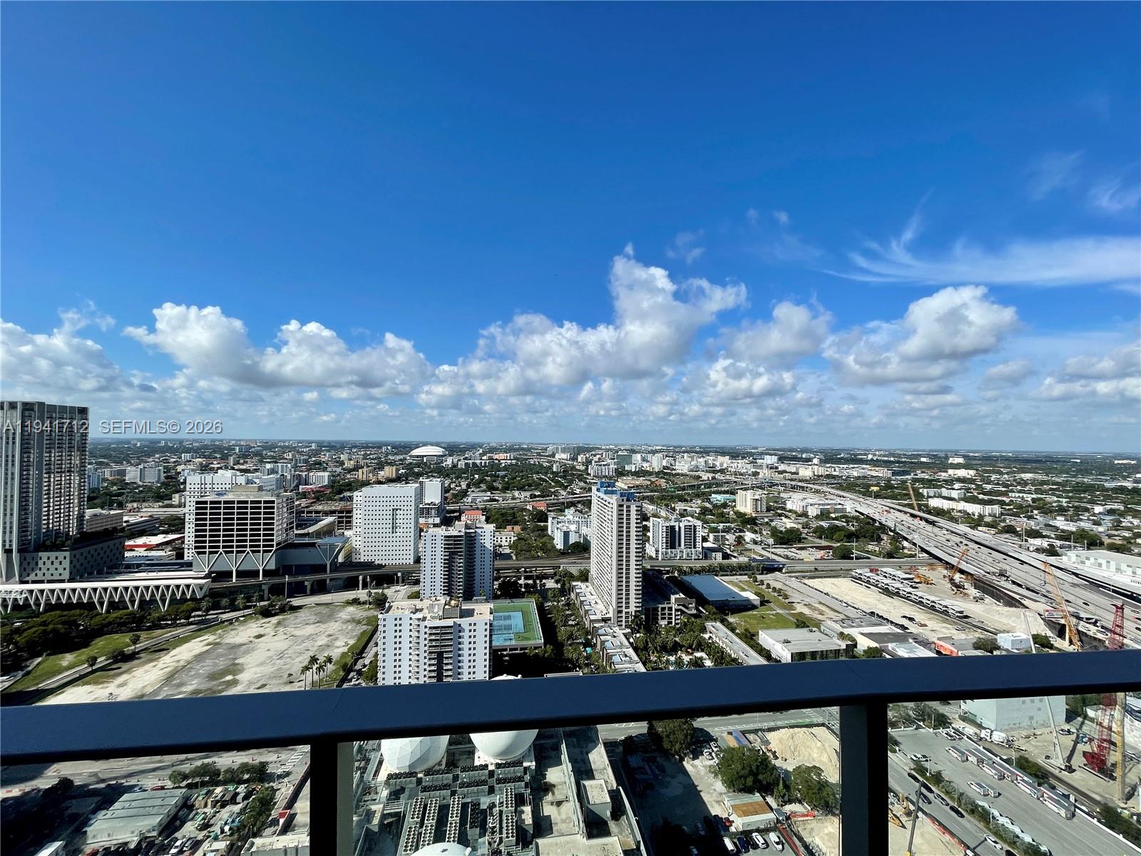 PARAMOUNT WORLDCENTER - Residential