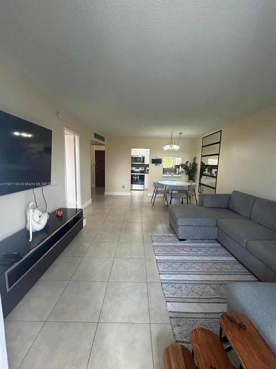 JADE WINDS GRP EASTER LIL - Residential