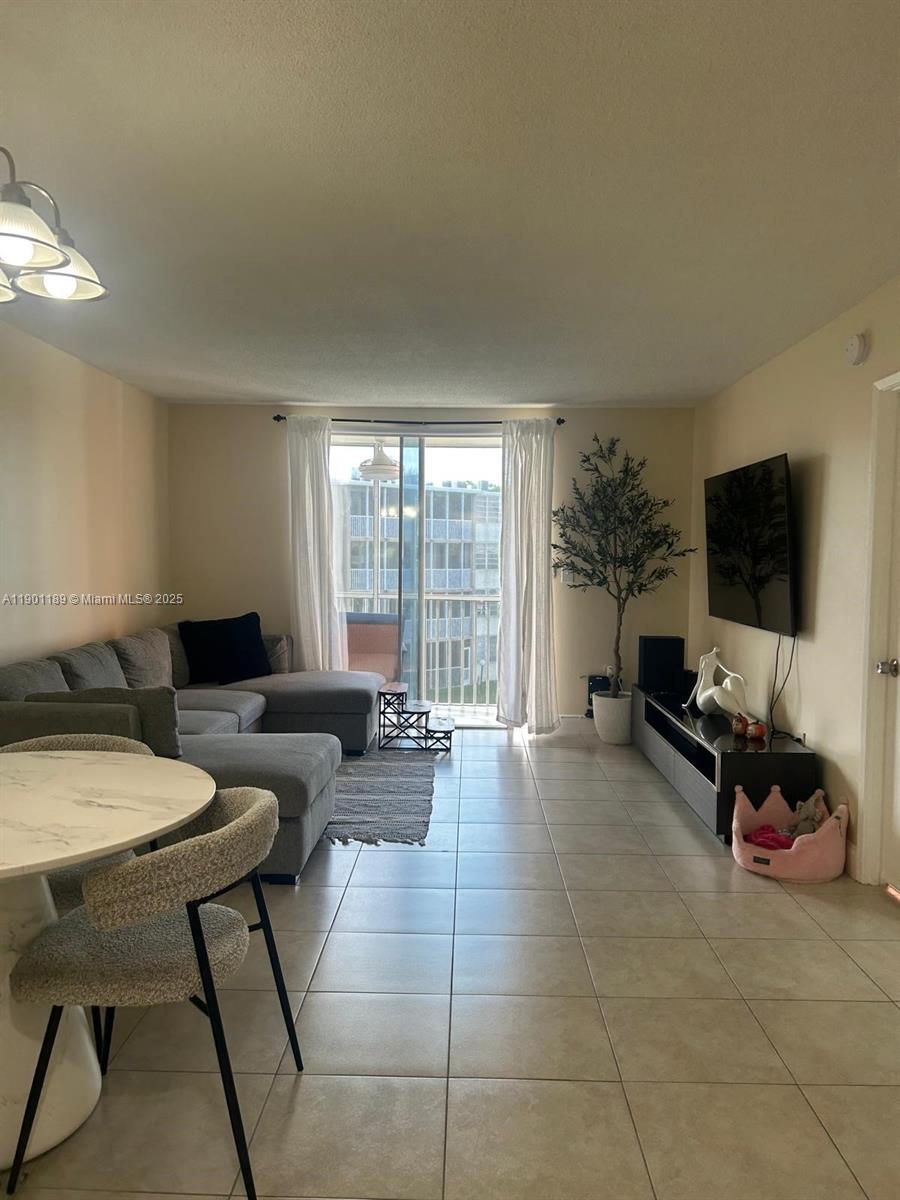 JADE WINDS GRP EASTER LIL - Residential