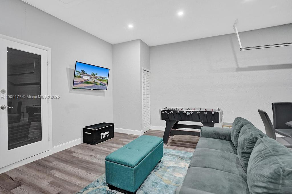 COVE 5TH SEC - Residential