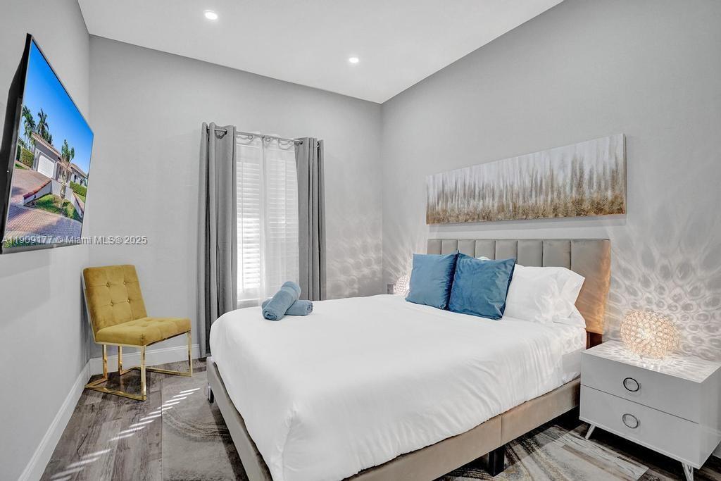 COVE 5TH SEC - Residential