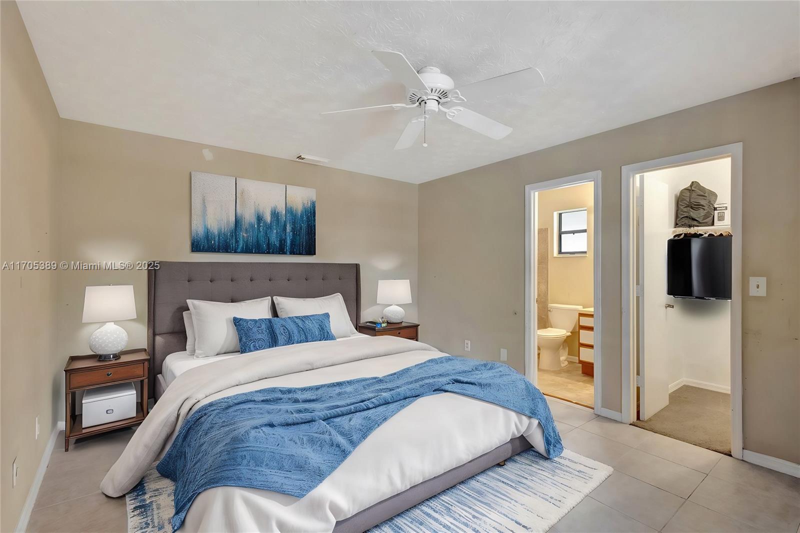 View photos, virtual tours, details... 205 SW Christmas Ter