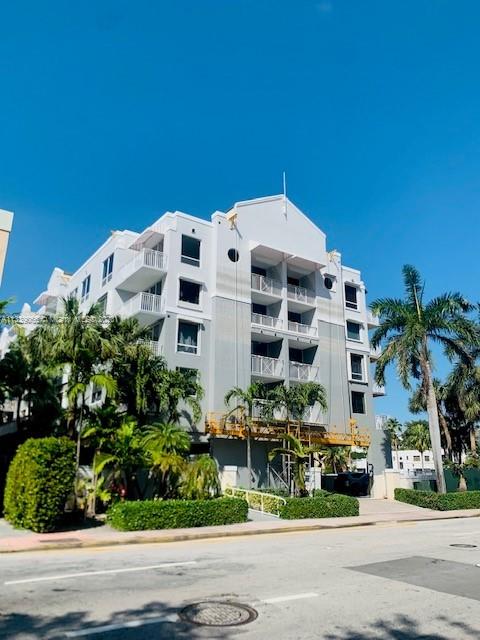 Photo 4 of 23 of 2642 Collins Ave 302 condo