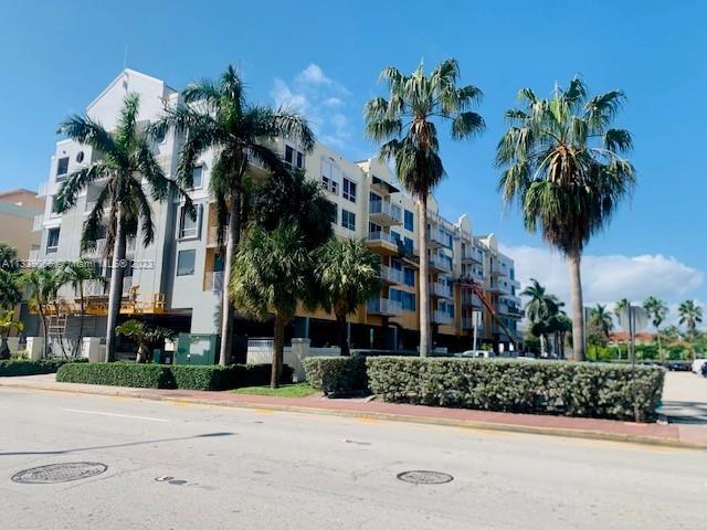 Photo 2 of 23 of 2642 Collins Ave 302 condo