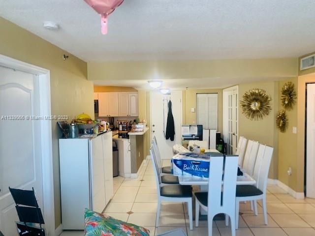 Photo 8 of 23 of 2642 Collins Ave 302 condo
