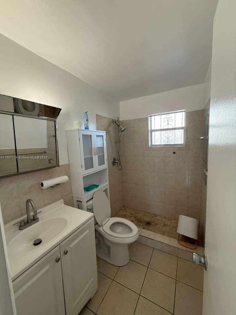 GROVE GARDENS CONDO - Residential Lease