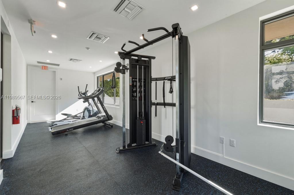 OAKS PLACE - Residential