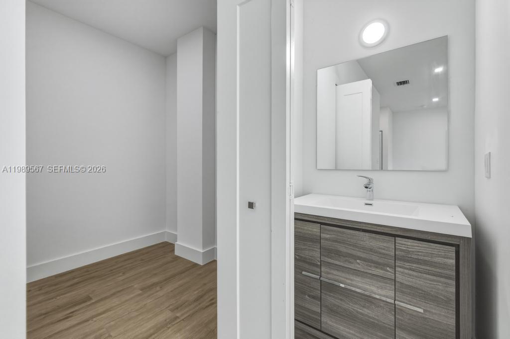 OAKS PLACE - Residential