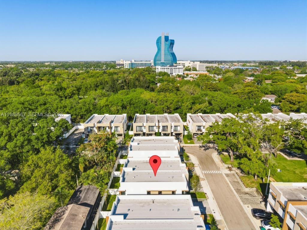 OAKS PLACE - Residential