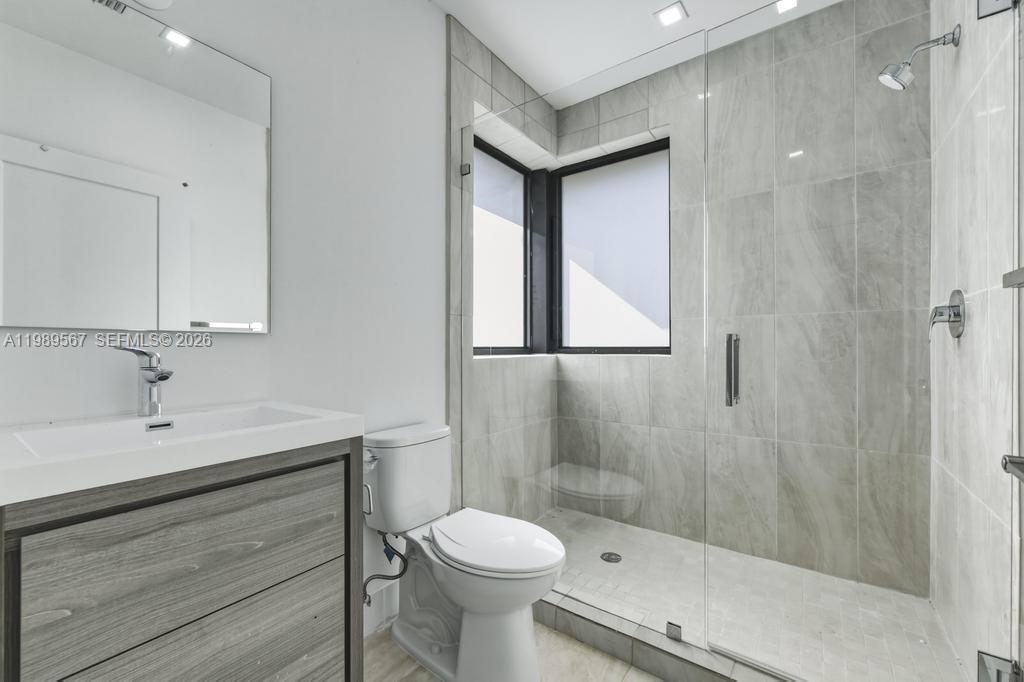 OAKS PLACE - Residential